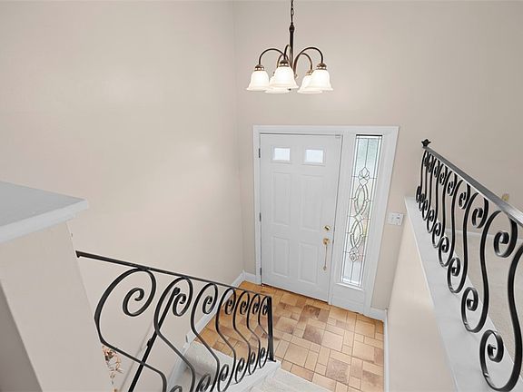 3rd image of 4036 Crabapple Ln