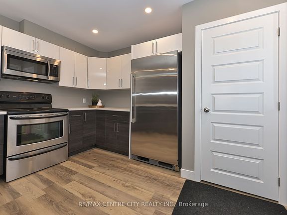 3rd image of 224 Rathowen St