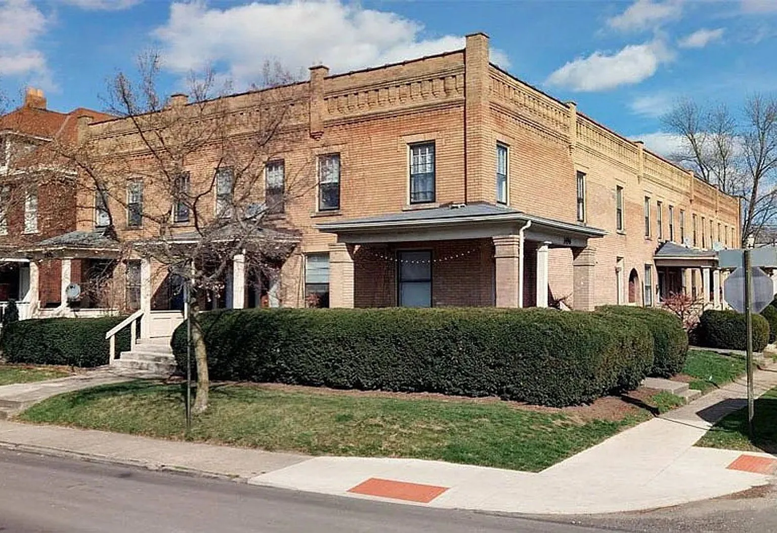 2 bed, 1.0 bath, $1,200 — Photo 1