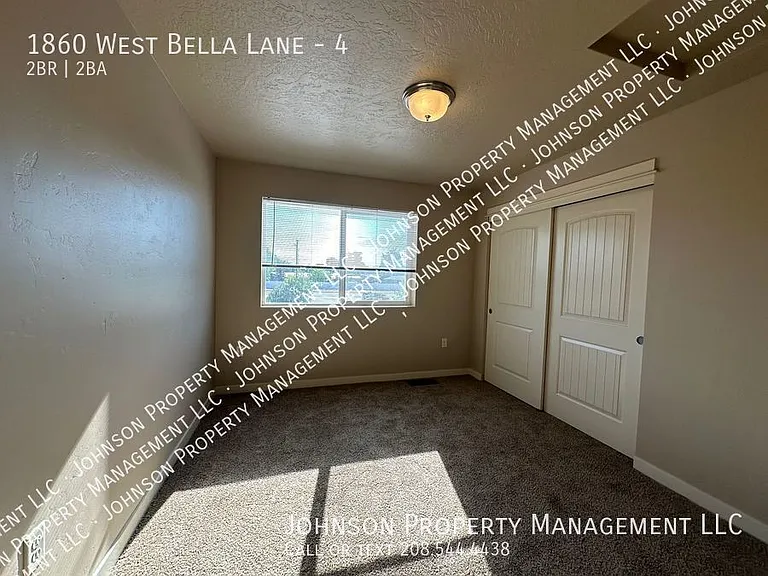 1860 W Bella Ln #4 — Photo 8
