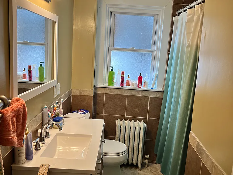 2332 Eldridge St #1 — Photo 12