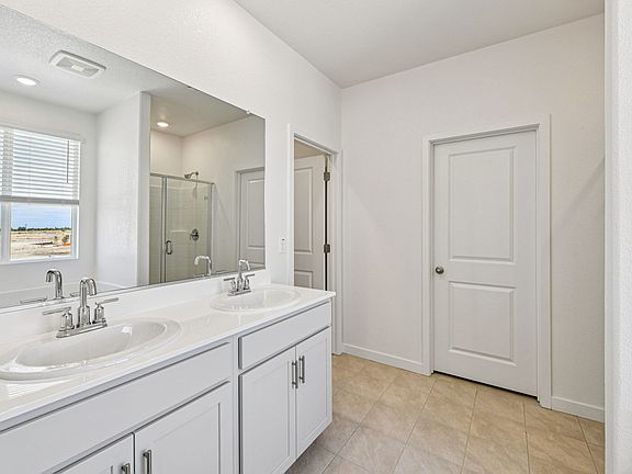 NCA_Bridgeport_4022_Bathroom_27_WabanCt_3.jpg