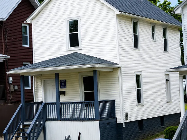 82 W State St #1 — Photo 1