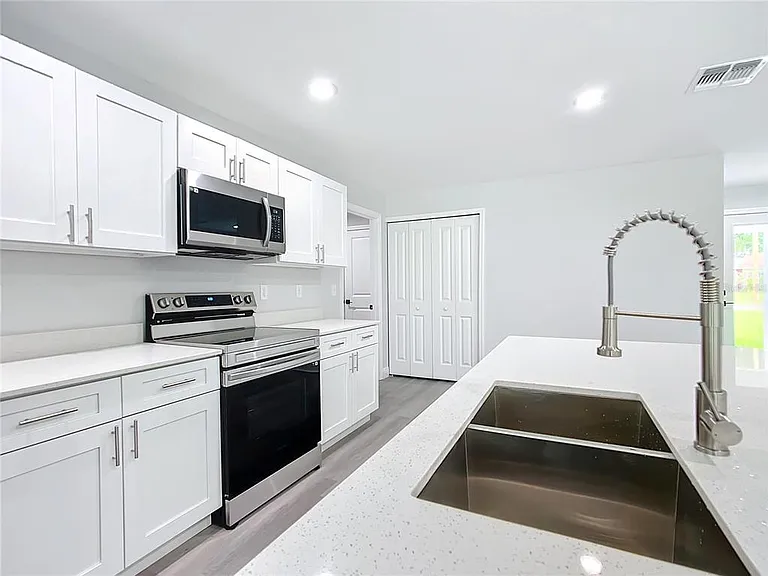 13609 SE 53rd Ave — Photo 9