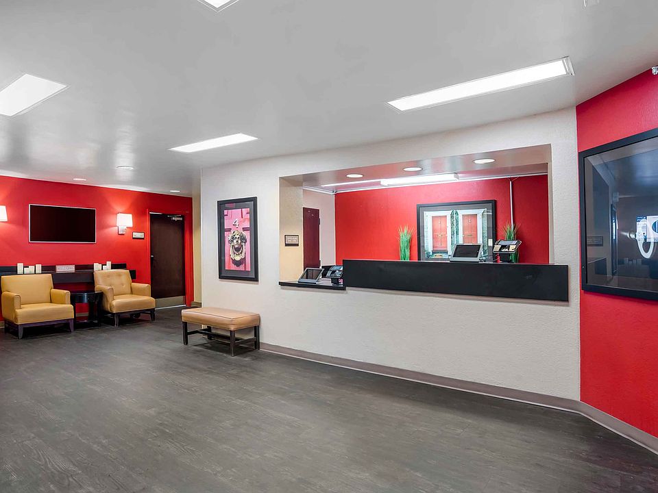 Lobby and Guest Check-in
