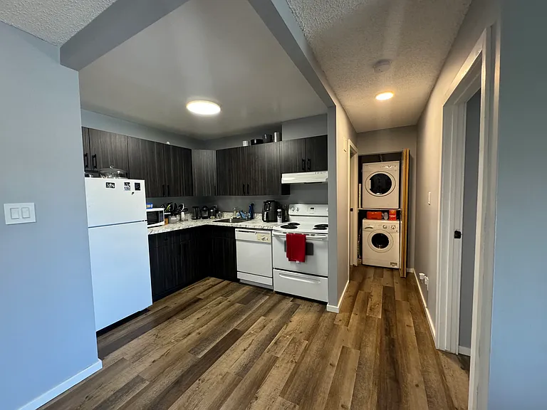 201 Victor Lewis Dr — Photo 5