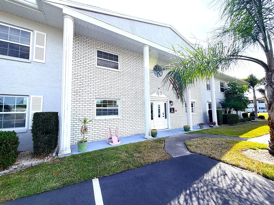 7050 Nantucket Cir #6