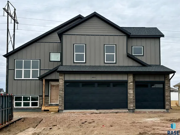 5805 S Spirea Ave, Sioux Falls, SD 57108