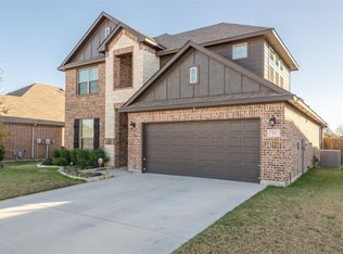 717 Seabourne Dr, Saginaw, TX 76179