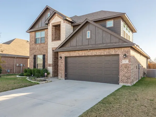 717 Seabourne Dr, Saginaw, TX 76179