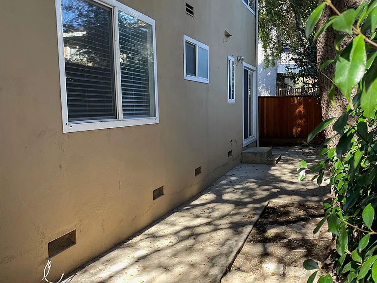 723 Menlo Ave #3 — Photo 8