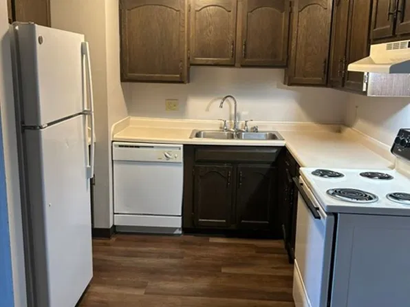 1700ehar, 1700 E Harding Dr APT 5, Appleton, WI 54915