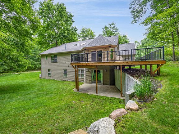 2nd image of 10372 Mountain View Trl