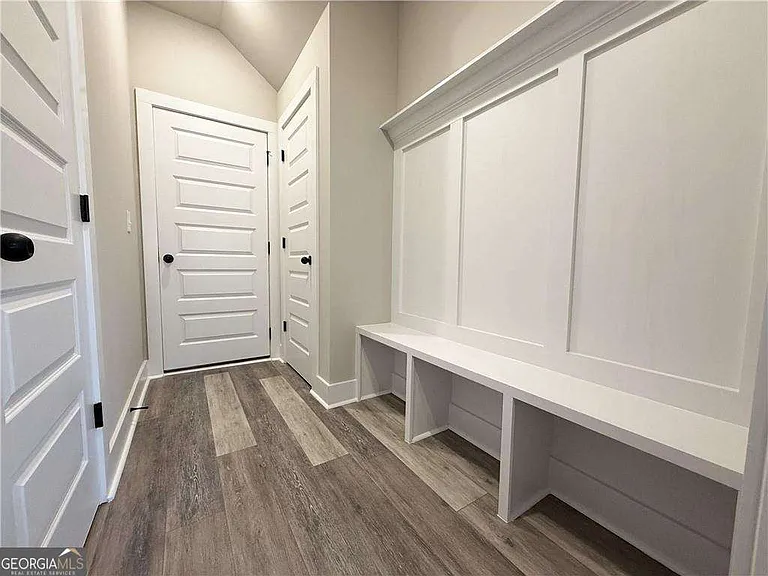 5704 Urban Vlg W — Photo 15