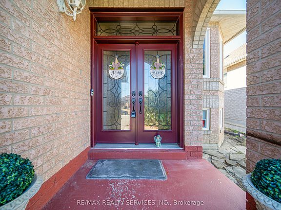 2nd image of 27 Suncrest Dr