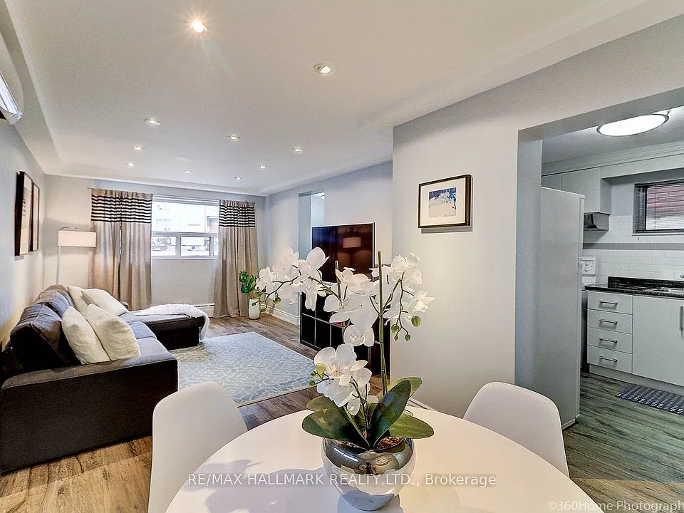 3 Cosburn Ave
