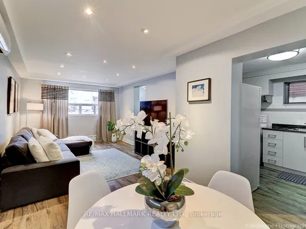 3 Cosburn Ave, Toronto, ON M4K 2E6