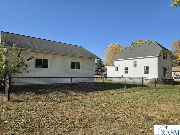 233 4th St NW, Winnebago, MN 56098