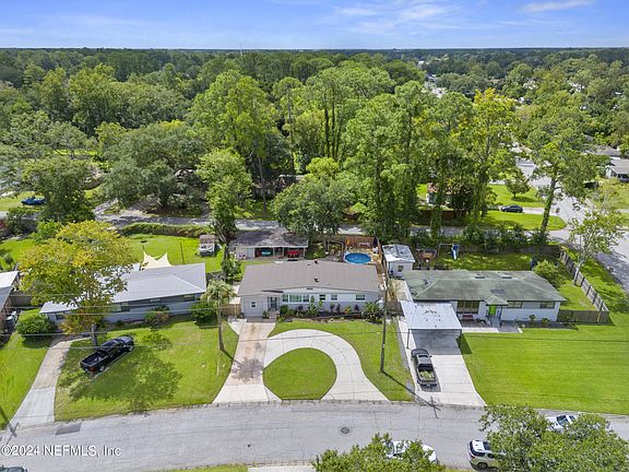3rd image of 6554 LOU Drive S