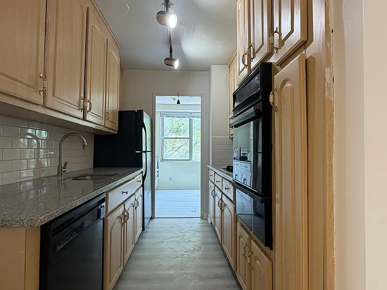 201 Saint Pauls Ave #5G — Photo 3