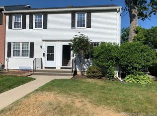 165 Sylvan Knoll Rd, Stamford, CT 06902