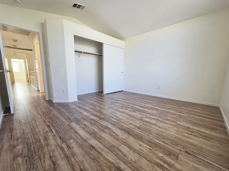 1900 Villa Vista Way — Photo 13