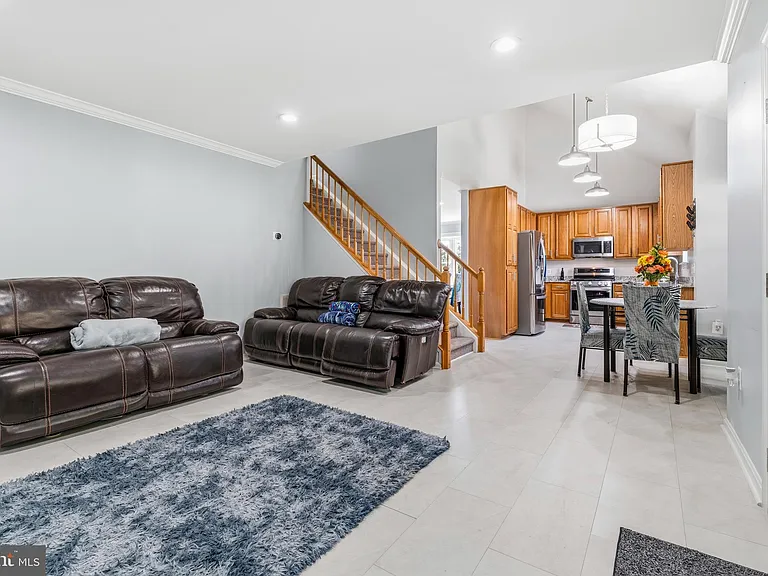 13922 Rutgers Ct — Photo 30