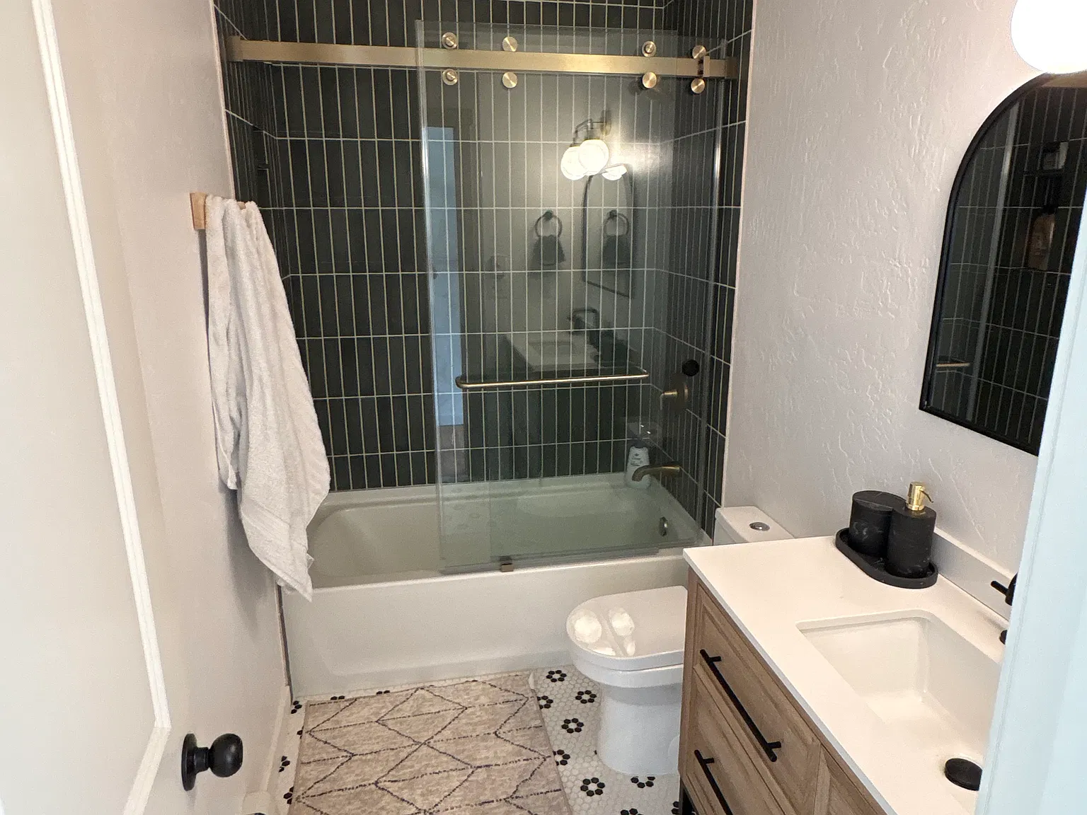 491 Metcalf Rd — Photo 2
