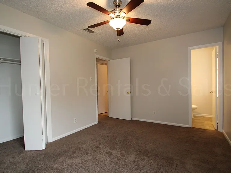 1905 Sherman Dr — Photo 15
