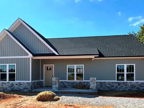 3733 Kentuck Rd, Ringgold, VA 24586