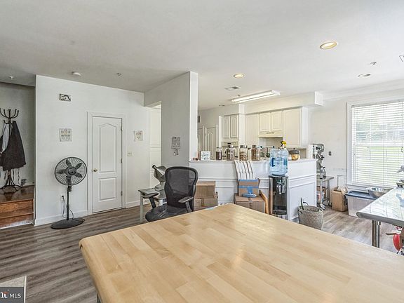 5th image of 3529 Carriage Walk Ln #63-F