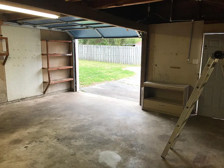 208 Vintage Ave — Photo 12