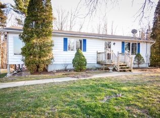 10675 Woodke Rd, Gillett, WI 54124