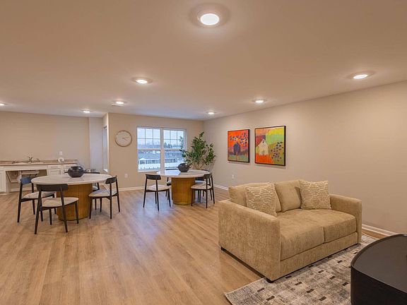 3rd image of 60 Obetz Rd #209