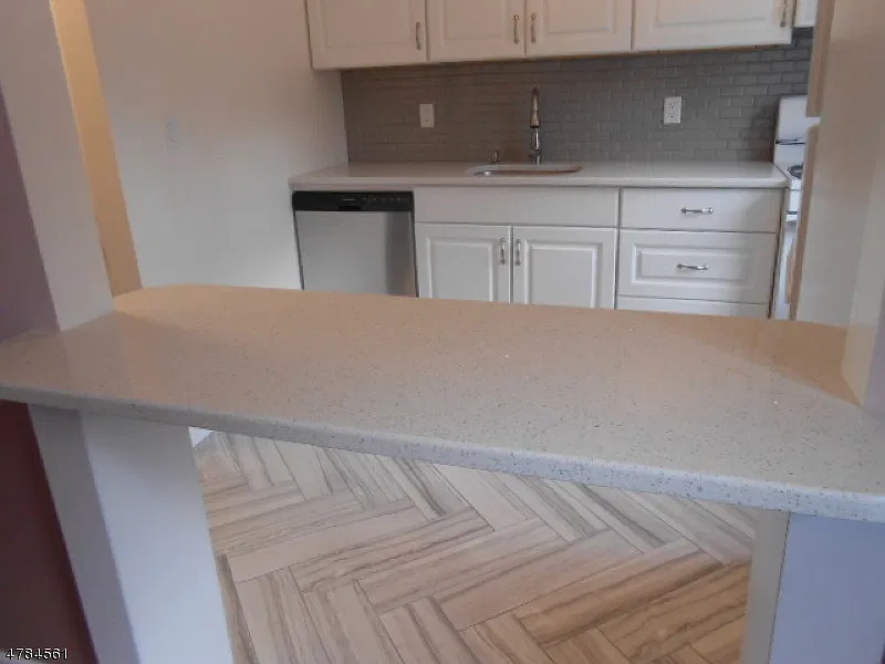 1 bed, 1.0 bath, $1,800 — Photo 3