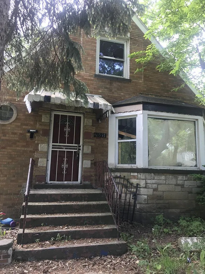 11931 S Prairie Ave photo 1