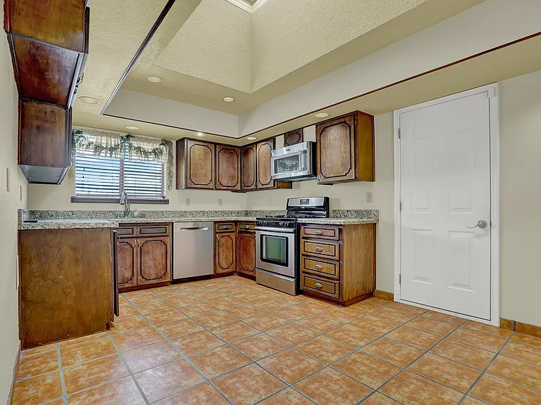 6004 Pino Real Dr — Photo 9