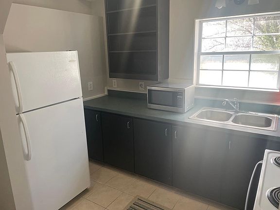 3rd image of 1524 National St #1