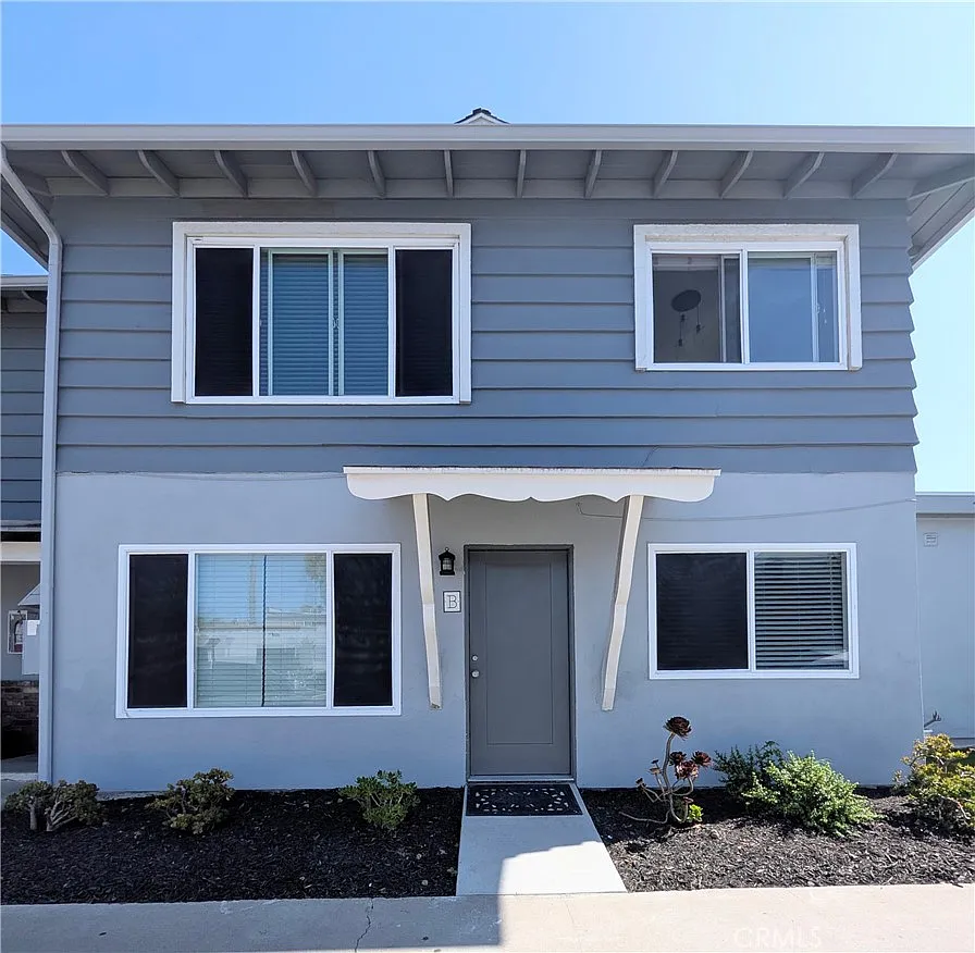 2 bed, 970 sqft, $3,295 — Photo 1