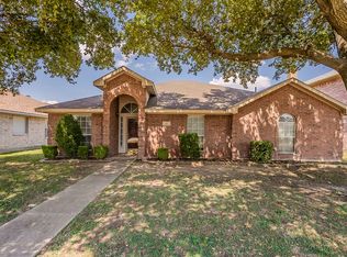 463 Maplegrove Dr, Cedar Hill, TX 75104