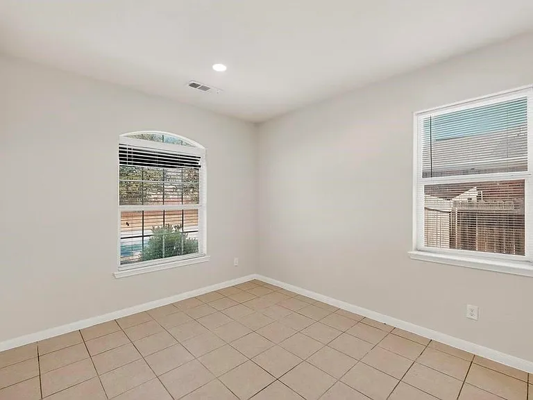 412 Riverbed Dr #412 — Photo 5