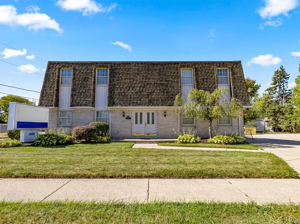 30401 Utica Rd, Roseville, MI 48066