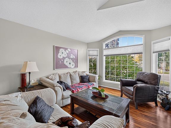 3rd image of 65 Nottingham Blvd