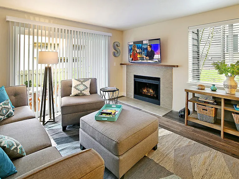 Starboard Apartments — Photo 3