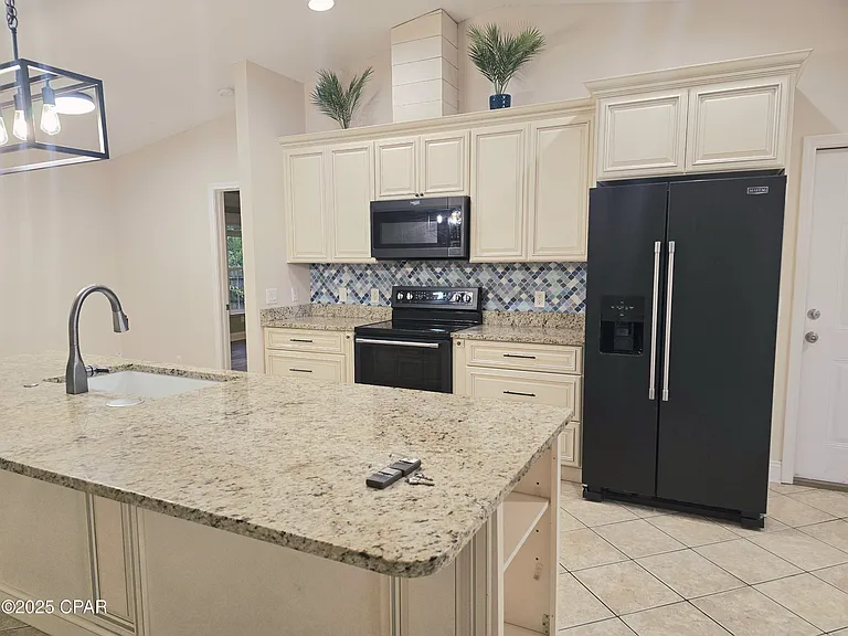 603 Diamonte Cir — Photo 6
