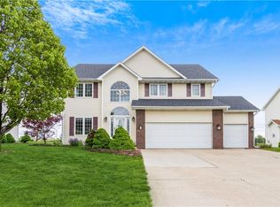 9917 Brookview Dr, Urbandale, IA 50322