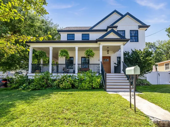 95 Willry St, Woodbridge, NJ 07095