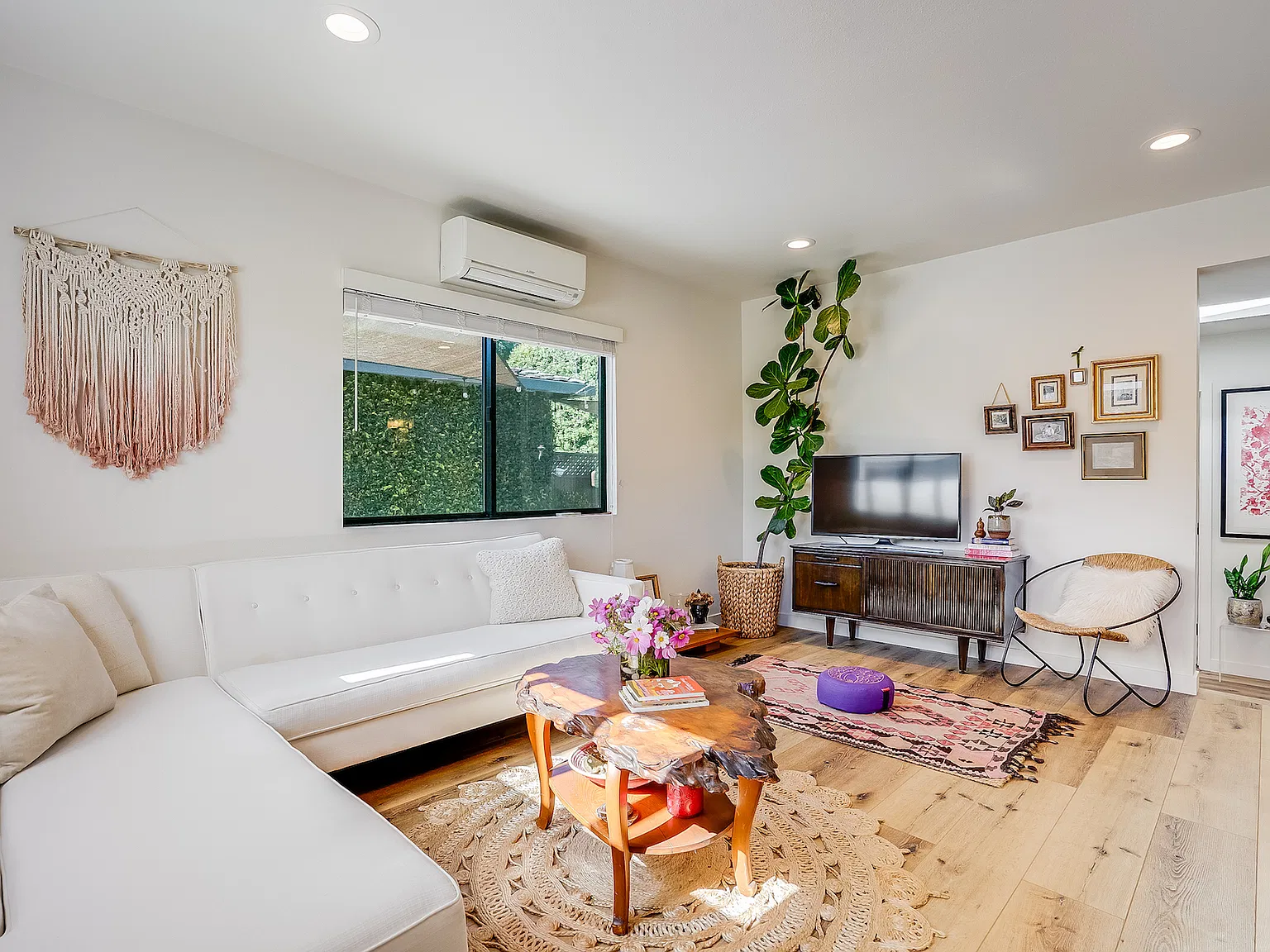 2 bed, 750 sqft, $5,800 — Photo 3