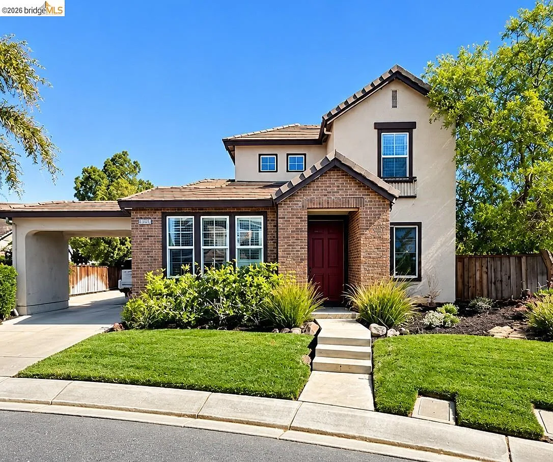 4 bed, 2.5 bath, 2935 sqft, $3,995 — Photo 1