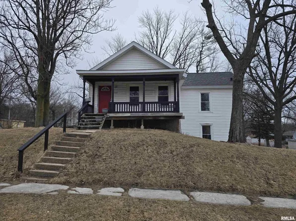 1517 Spring St, Davenport, IA 52803